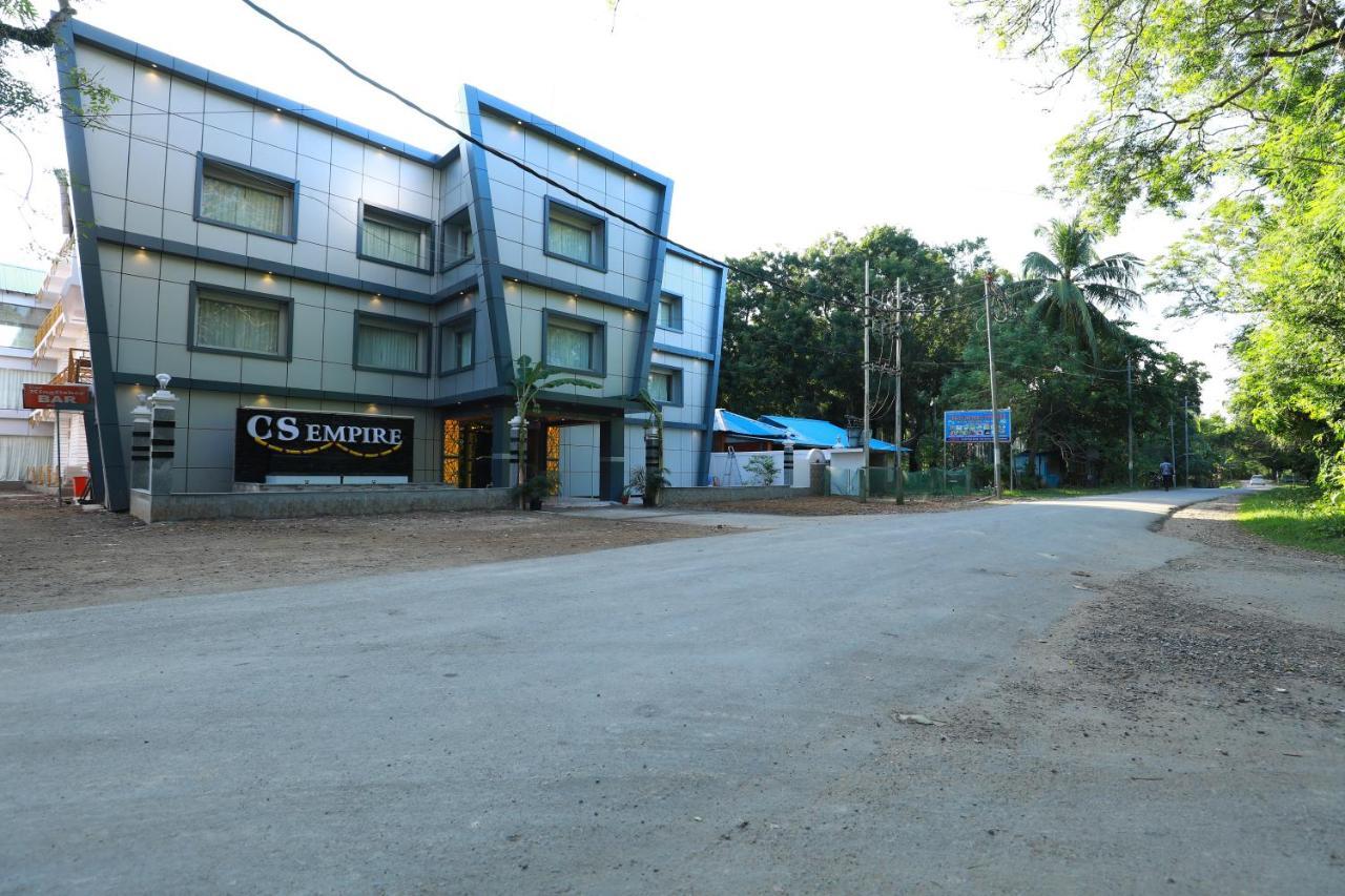 Отель Cs Empire Lakshmanpur Экстерьер фото