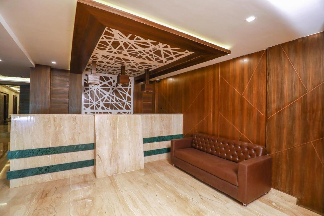 Отель Cs Empire Lakshmanpur Экстерьер фото