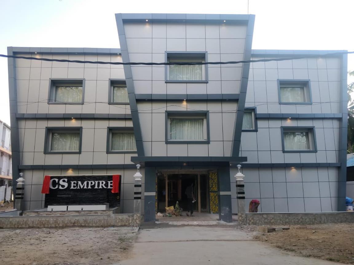 Отель Cs Empire Lakshmanpur Экстерьер фото